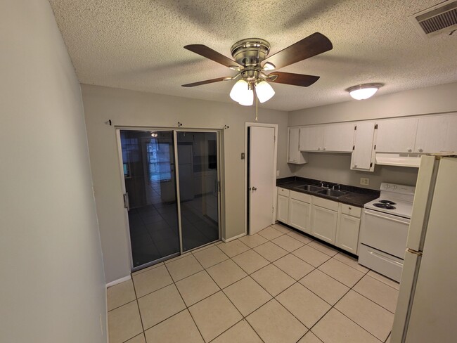 Building Photo - 757 Lunar Lake Cir