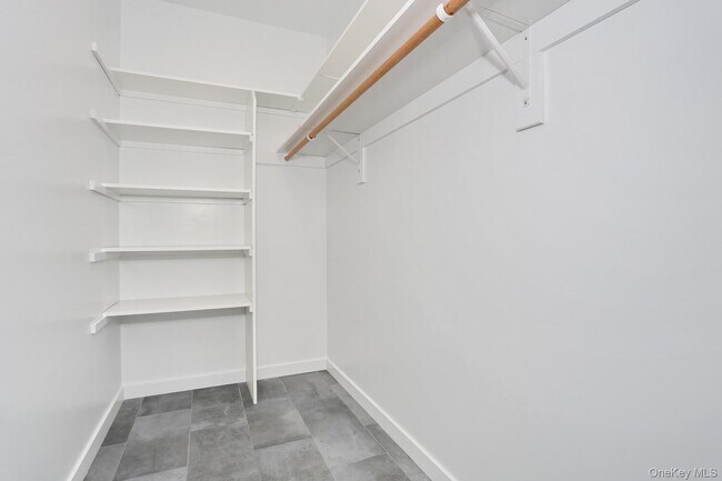 Building Photo - 962 US-9W