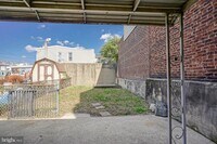 Building Photo - 2713 Kirkbride St