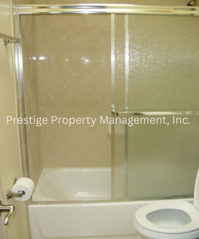 Building Photo - Beautifully and Spacious East Side Home!