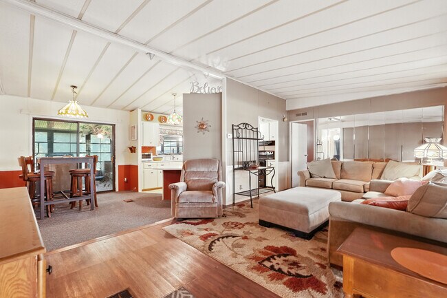 Building Photo - 163 Buchanan Cir