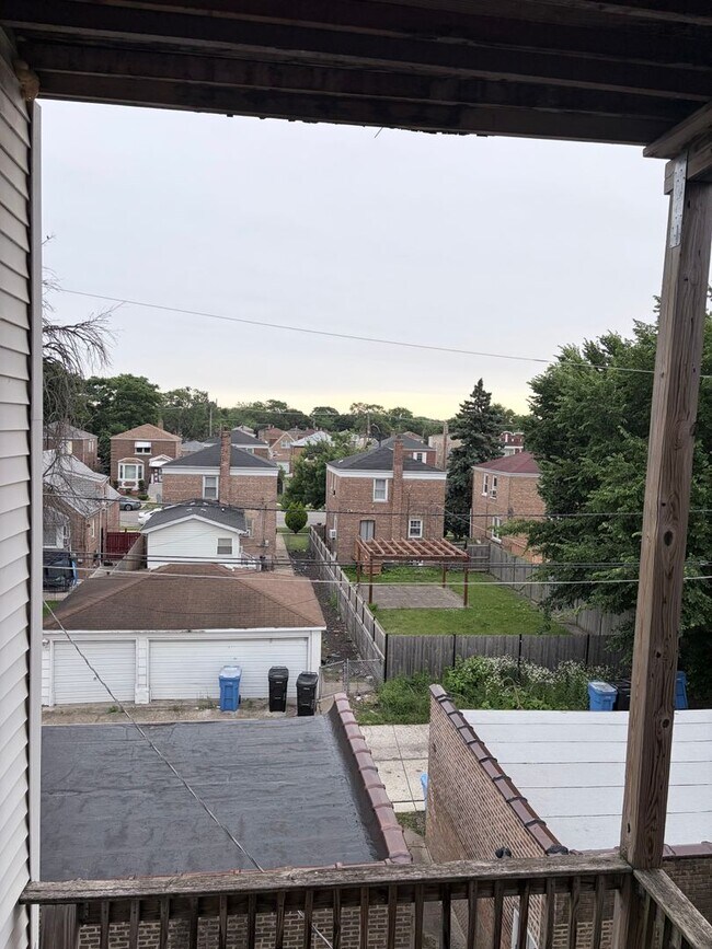 Building Photo - 10625 S Calumet Ave