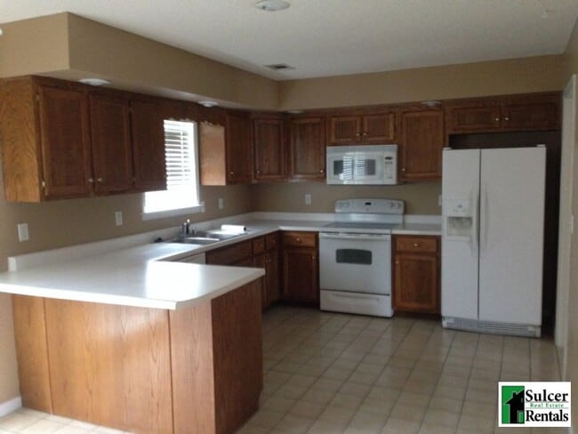 Building Photo - Spacious 3 Bedroom Next to NEA Baptist Hos...