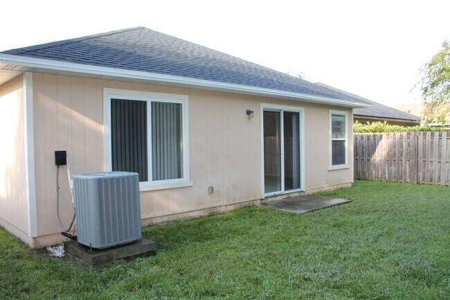 Building Photo - 950 Wynfield Cir