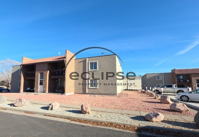 Building Photo - 502 Bell Ct