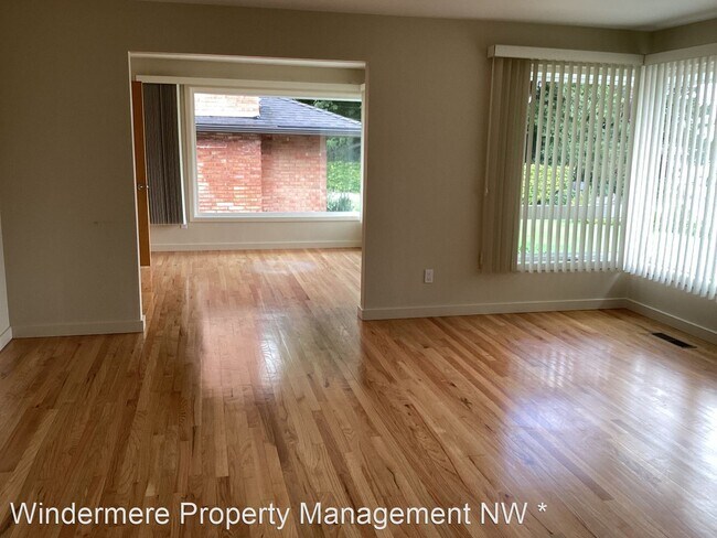 Building Photo - 2 br, 1.5 bath House - 234 Heather Rd