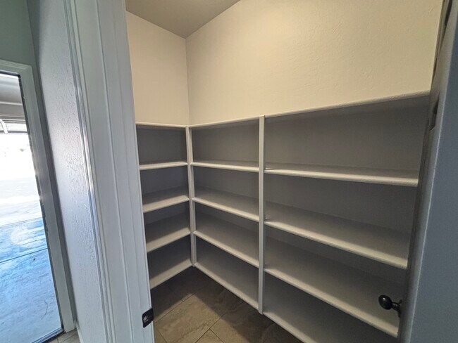 Building Photo - 461 W Flamingo Dr