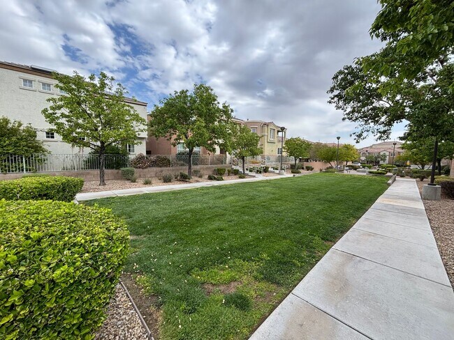 Building Photo - Spacious Tri-Level 4-Bedroom Home with Balcony and Community Amenities in Northwest Las Vegas!