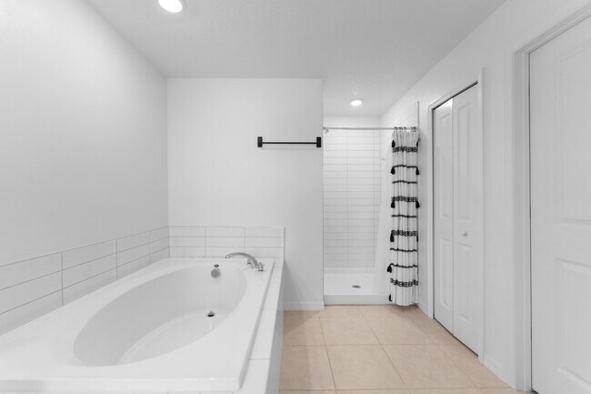 Building Photo - Stunning Large Mirada Townhome; 3 BR + LOFT / 2.5 BA/ 2 Car Garage-2300+ SF!