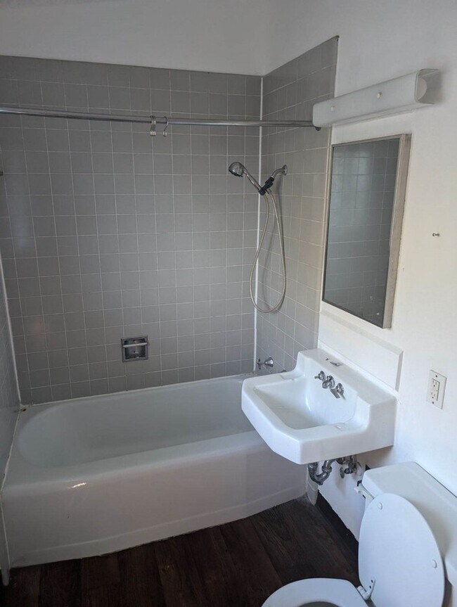 Building Photo - 12737 Lala Cove Ln SE