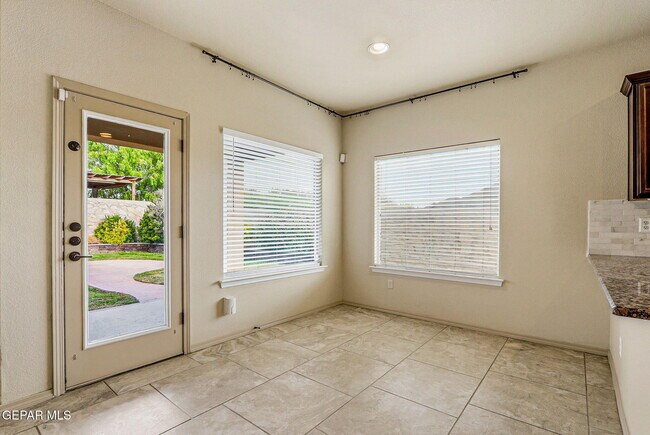 Building Photo - 3144 Hidden Creek Dr