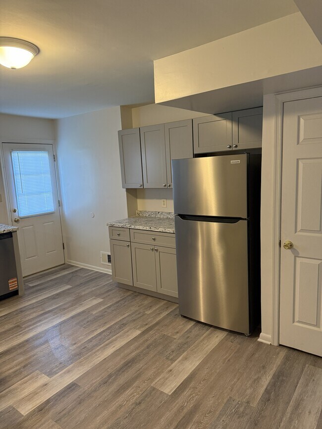 Building Photo - 148 E Plover Dr