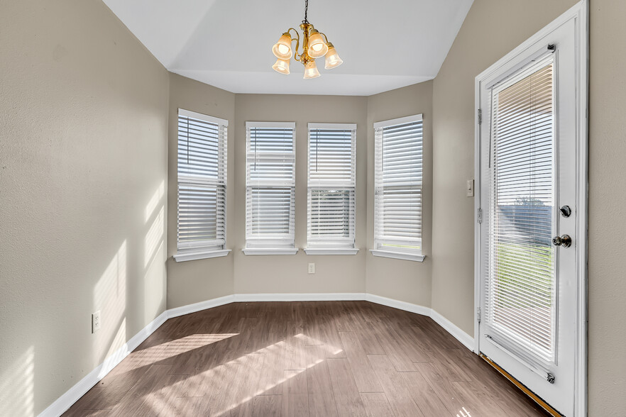 Building Photo - 3715 Westfield Dr