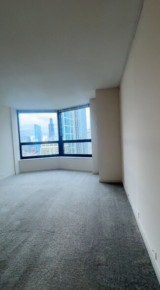 Building Photo - 187 N Westshore Dr