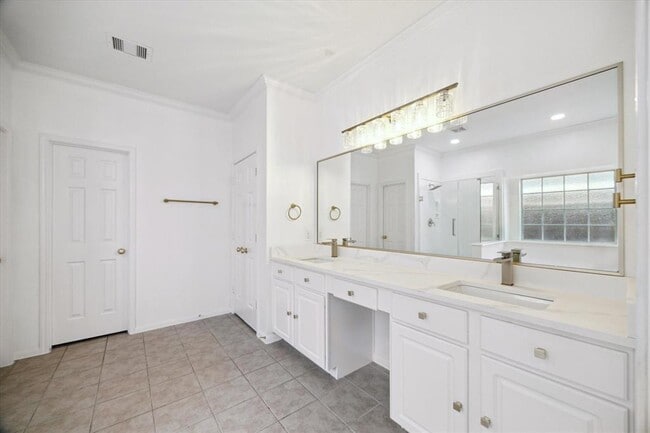 Building Photo - 6314 Canyon Chase Dr