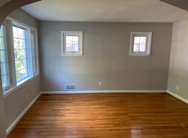 Building Photo - 3900 Elmora Ave