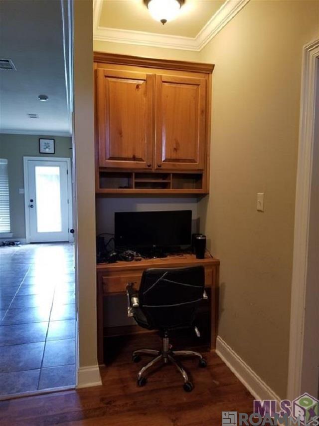 Building Photo - 15070 Coldwater Dr