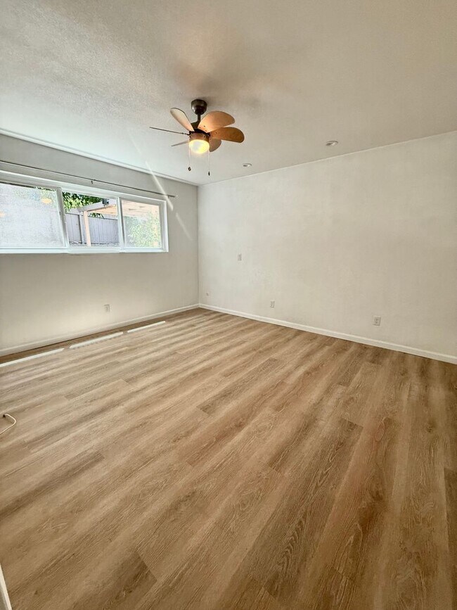 Building Photo - 620 Queenanne Rd