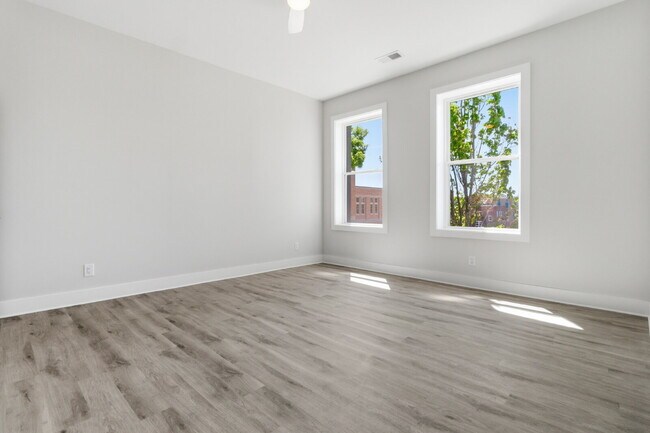 Building Photo - Downtown Gastonia Condo