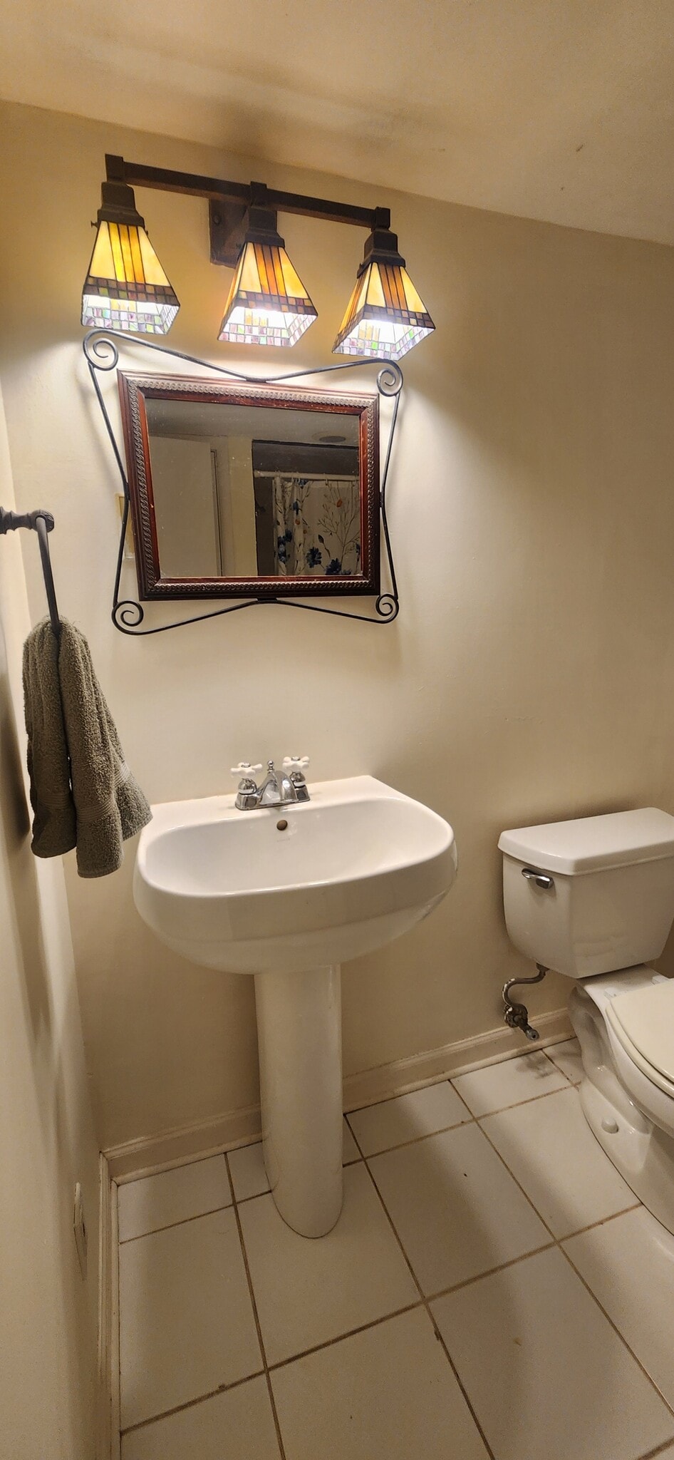 Building Photo - 702 Plum St SW