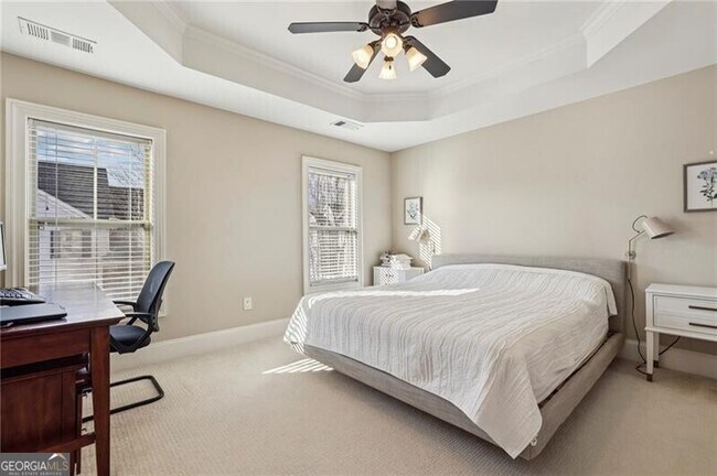 Building Photo - 305 Le Gran Bend