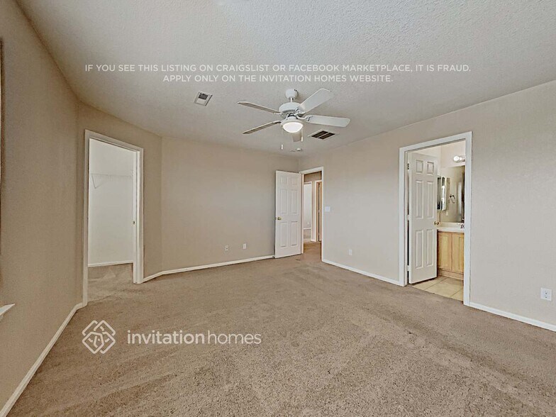 Building Photo - 712 Willow Dr