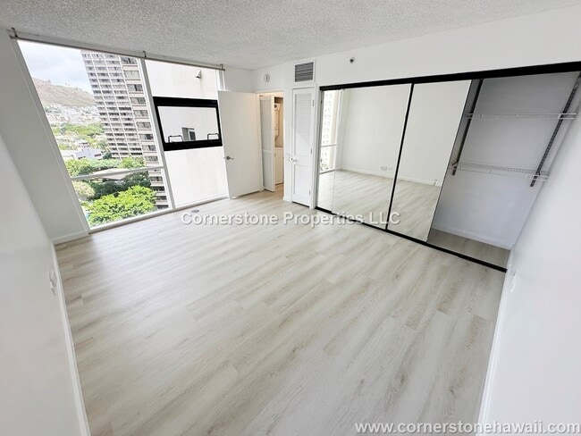 Building Photo - 1212 Nuuanu Ave