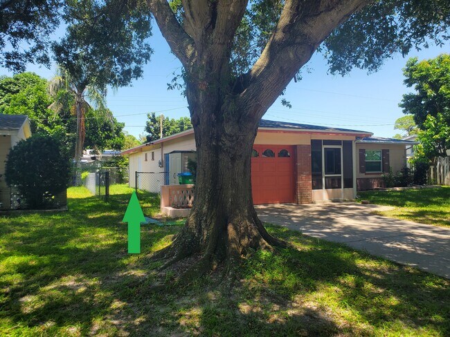 1 - 5589 46th Ave N