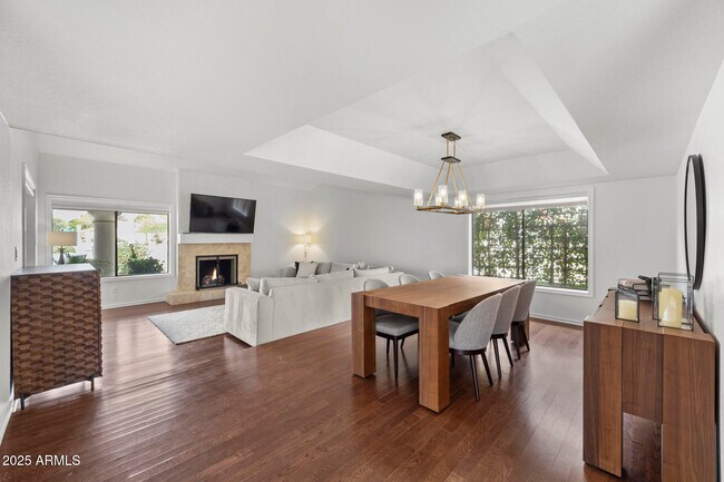 Building Photo - 8649 N Willowrain Ct