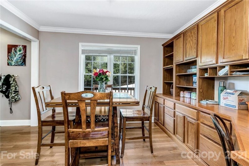 Building Photo - 21 Locust Meadow Ln