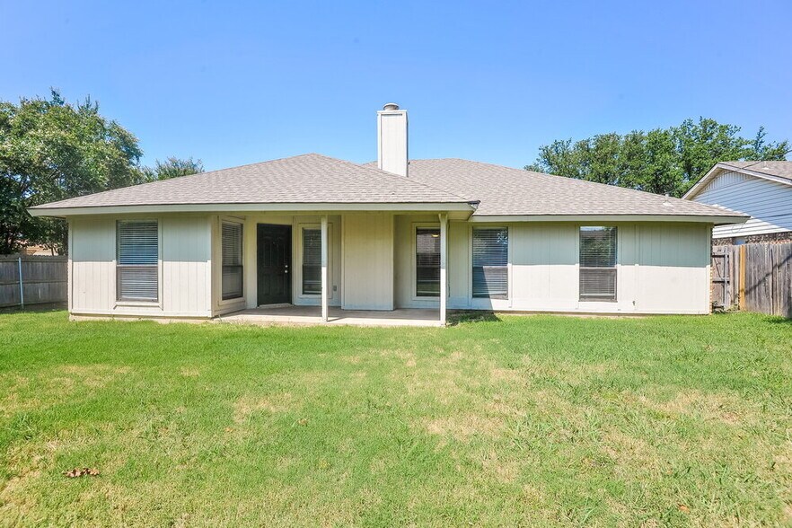 Building Photo - 6221 Valley Forge Ct