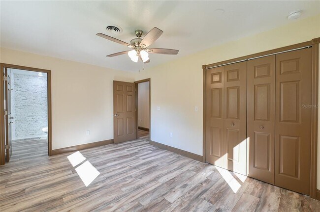 Building Photo - 1846 SE Lake Weir Ave