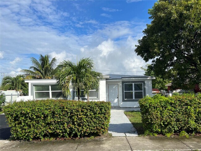 Primary Photo - 2625 NW 55th St