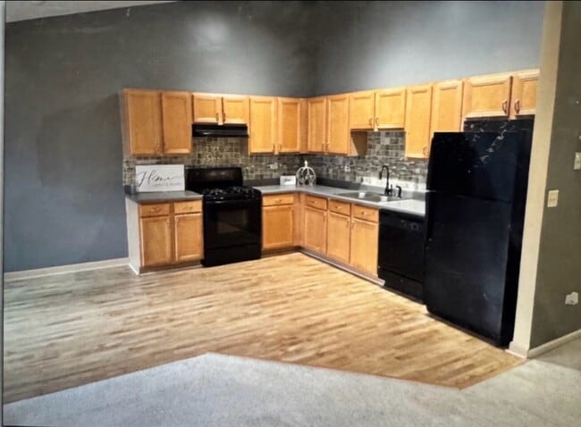 Building Photo - 1523 Golden Oak Dr