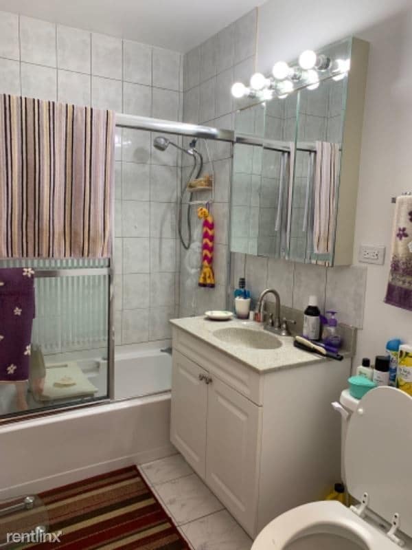 Building Photo - 2640 N Windsor Dr