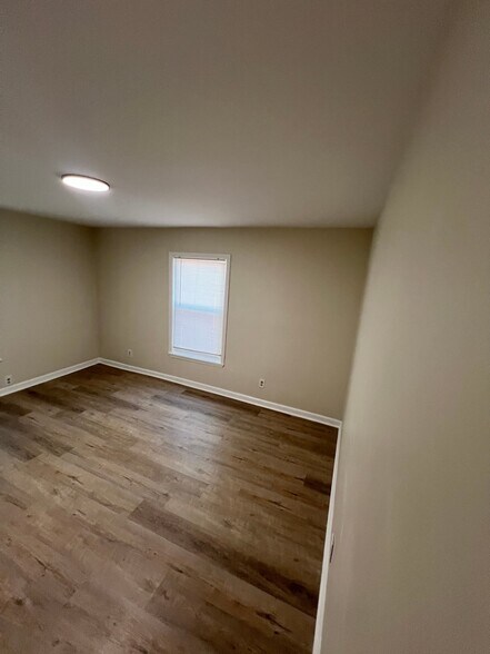 Building Photo - 506 N Line St