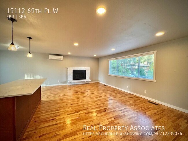 Building Photo - 19112 69th Pl W