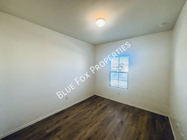 Building Photo - 10232 N Crooked Peak Trail