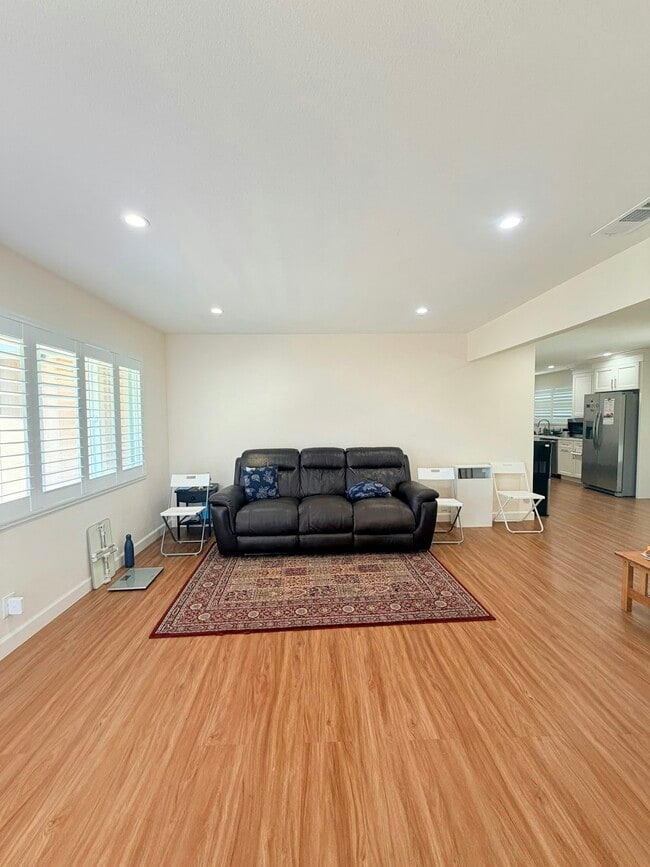 Building Photo - 7622 Oxbow Ln