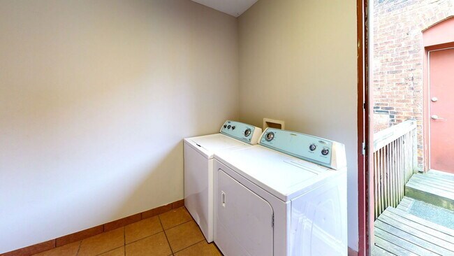 Building Photo - 22 Chittenden Ave