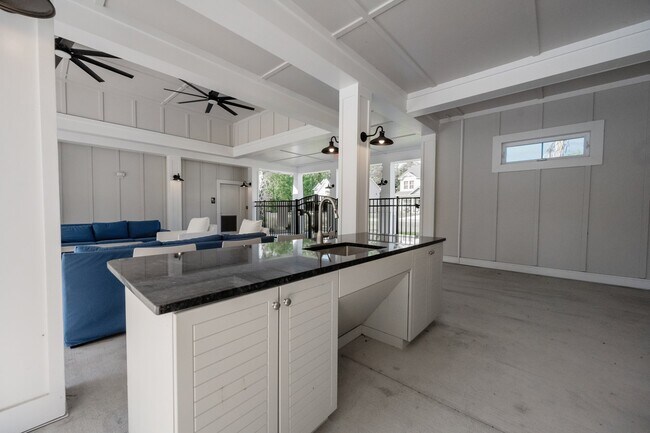 Building Photo - 85 E Hennings Wy