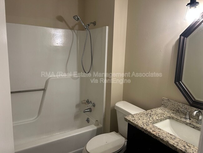 Building Photo - 1045 Vineyard Rd