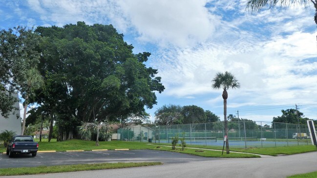 Building Photo - 2500 Fiore Way