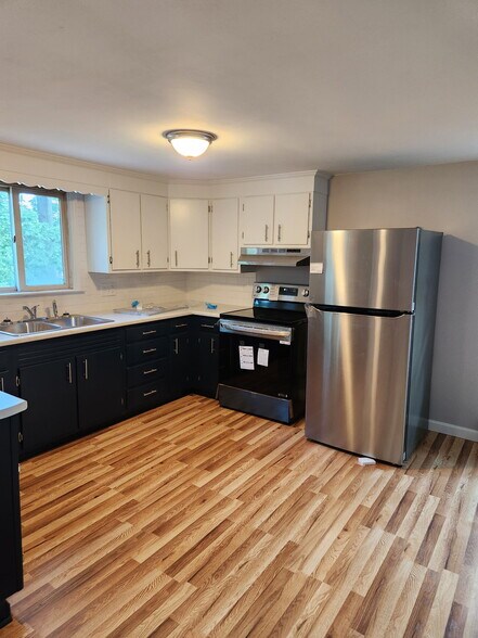 Kitchen - 1 Hampson St