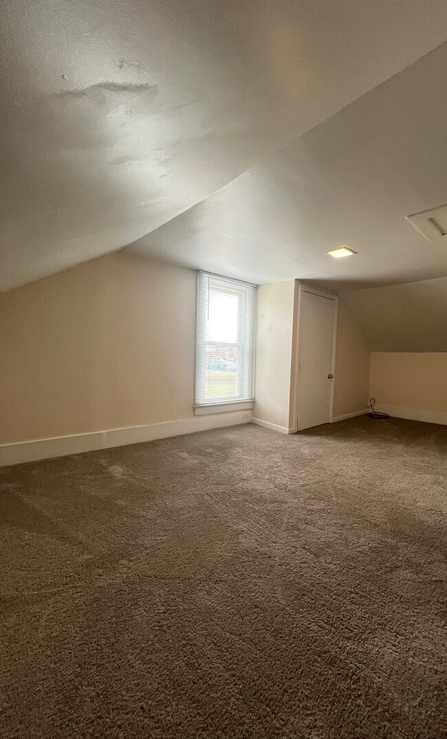 Building Photo - 192 N Smith St