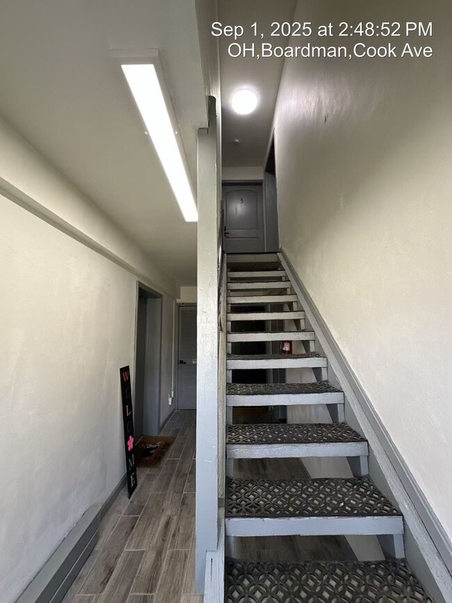 Building Photo - 865 Cook Ave