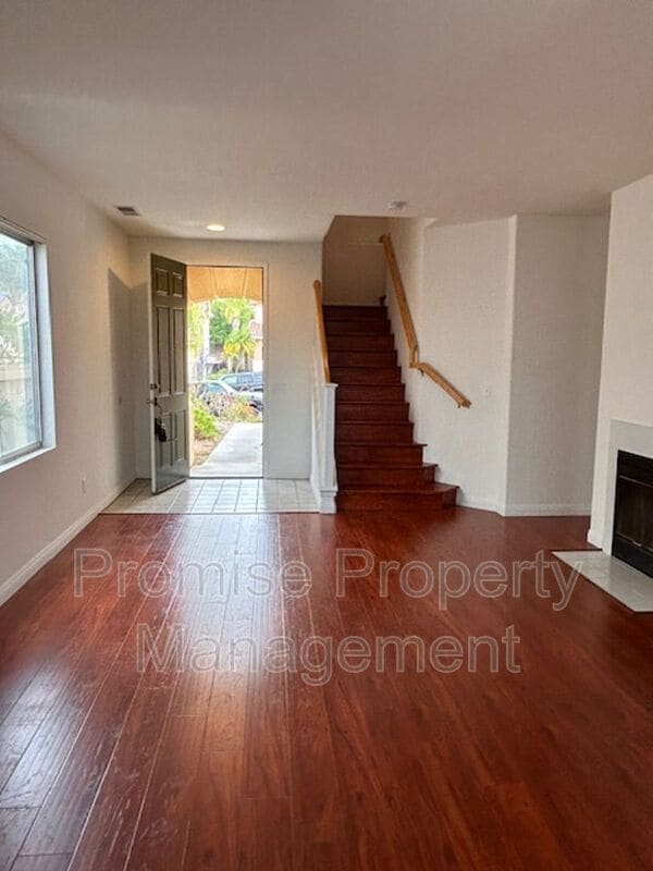 Building Photo - 1281 Avenida Amistad