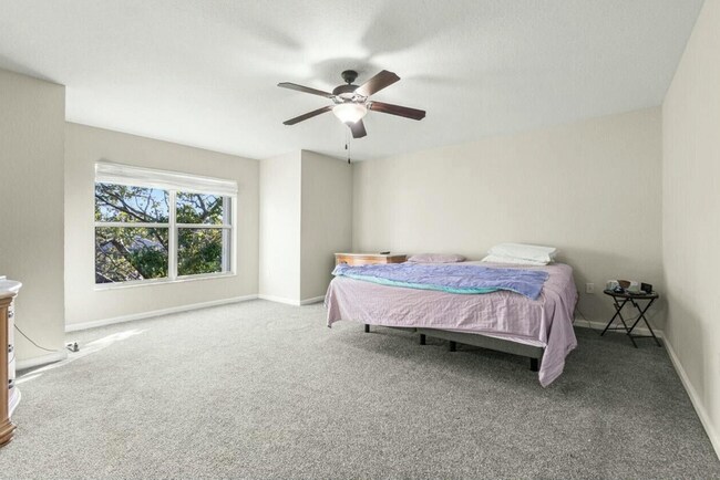 Building Photo - 7654 Jewelwood Dr