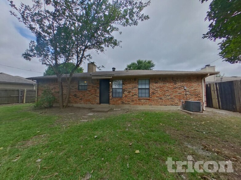 Building Photo - 7828 Texridge Dr