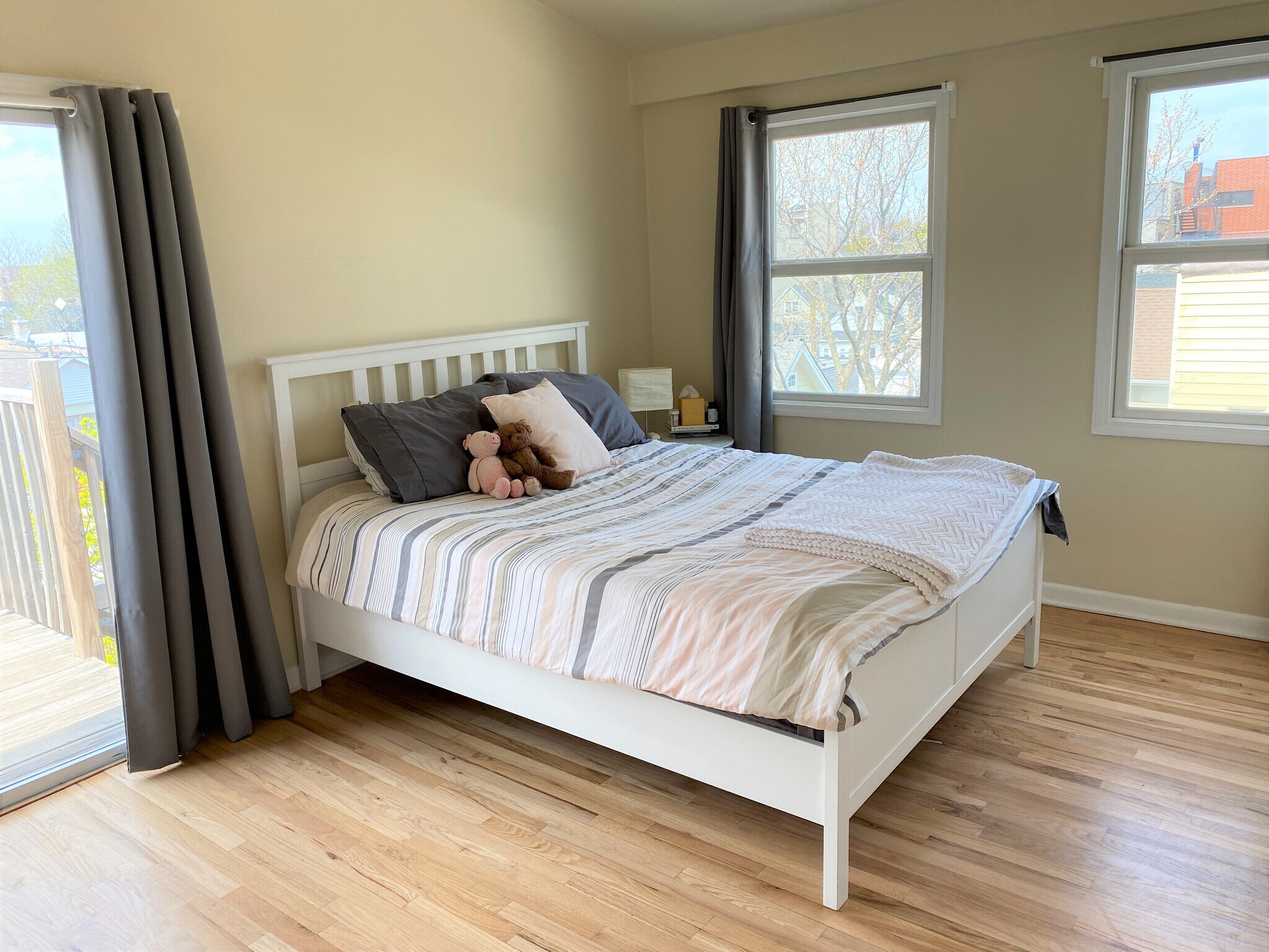 Building Photo - 3326 N Bell Ave